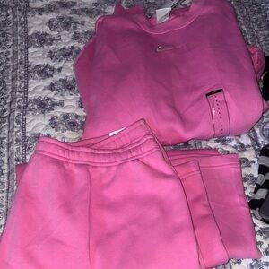 Nike Hot Pink Fleece Sweatshirt and Joggers Set